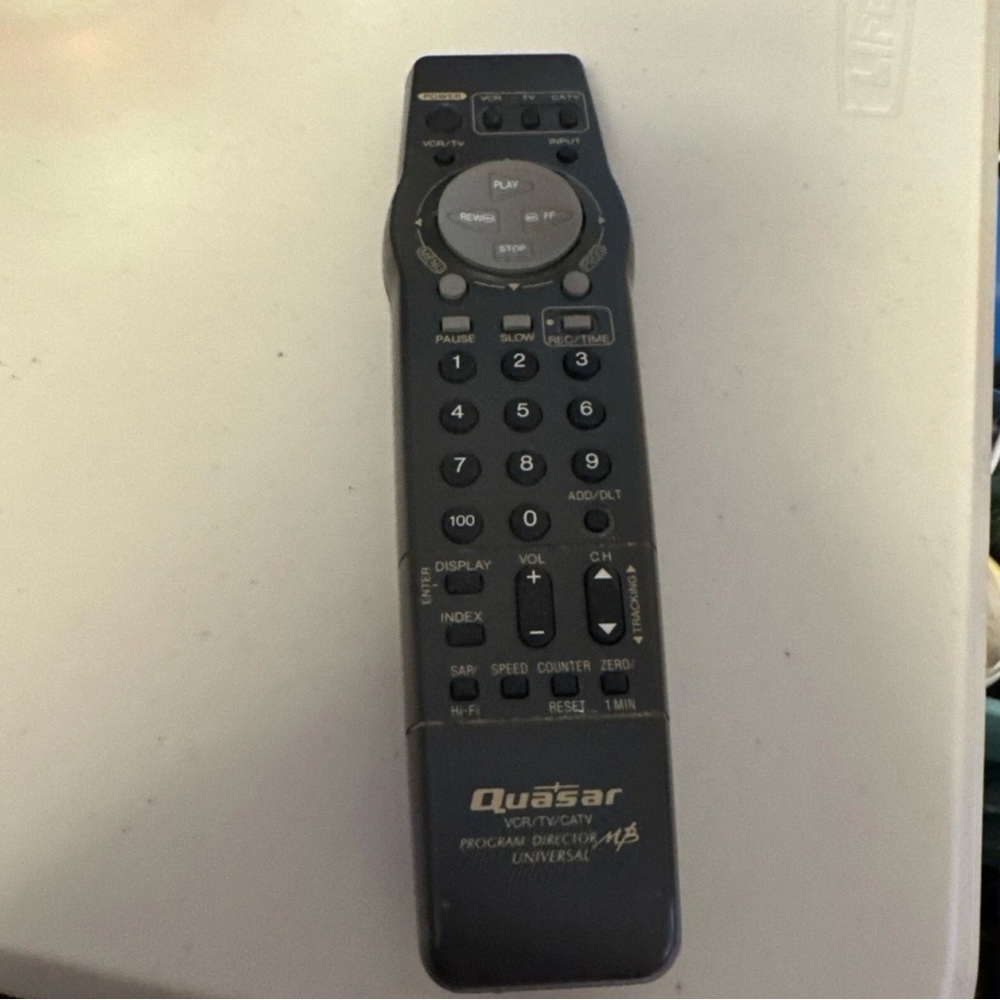 Quasar VSQS1561 Program Director MB Universal VCR/TV/Cable Remote Control